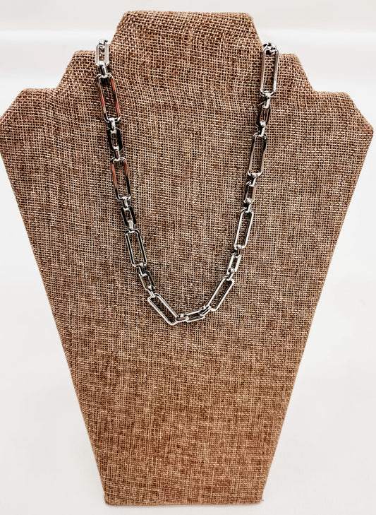 Short, Chain-Linked Necklace - Variety